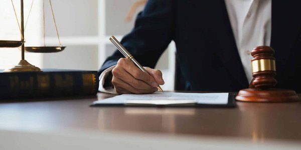 Avocat fiscaliste : services proposés pour les particuliers et les entreprises